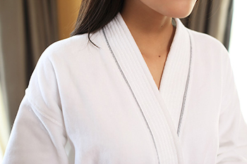100% cotton white velour bathrobe factory hotel bathrobe supplier